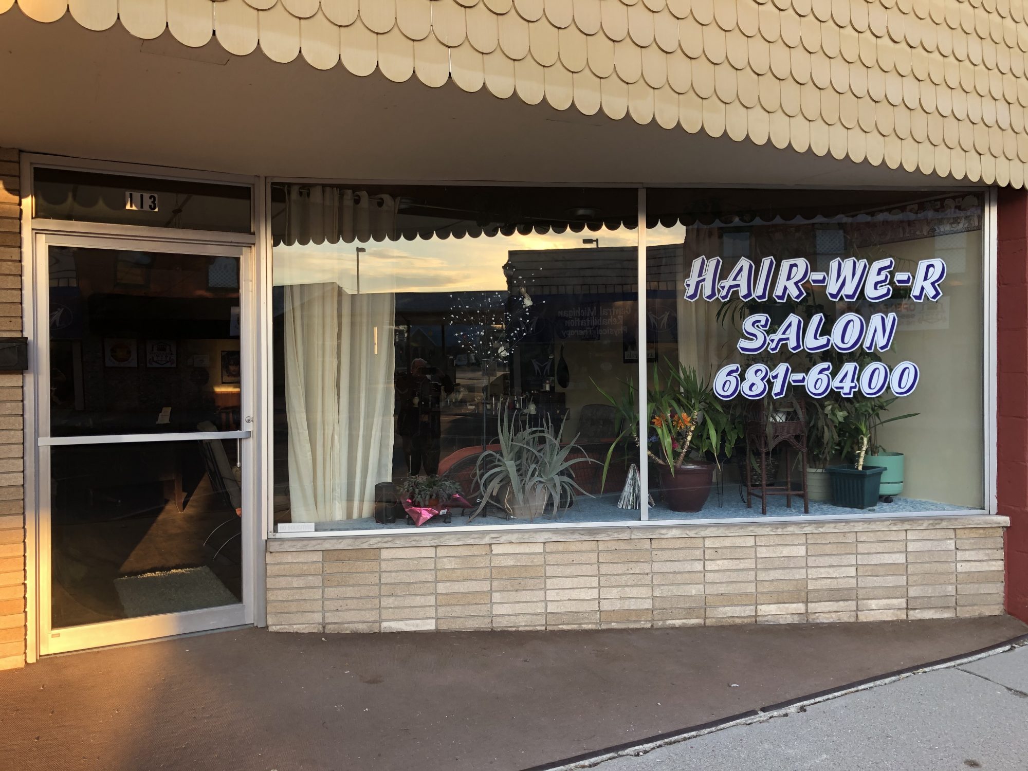 2020 Hair We R Storefront Sign 